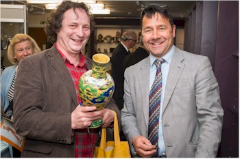 William Harrison and ceramics expert Nic Saintey take a look at a Chinese vase.