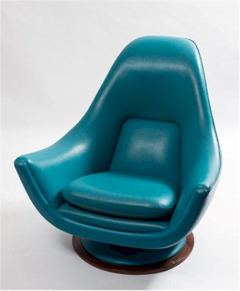 A 'High Society' 1960s Swivel Armchair After the Design by Peter Cutts (FS24/861).