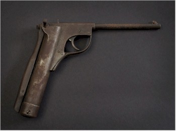 A very rare, early 20th Century .177 Lincoln Jeffries Air Pistol (SC21/145), which
        we sold for £1,600 after successfully marketing it online.