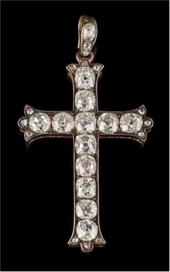 This early 19th century diamond 'cross' pendant (FS36/40) displays uniform diamonds of good
        colour and clarity of approximately G colour and VS clarity.