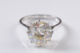 a diamond single stone ring (fs18/293)