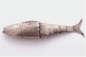 A Georgian vinaigrette modelled as a fish sold for £820. (FS12/41).