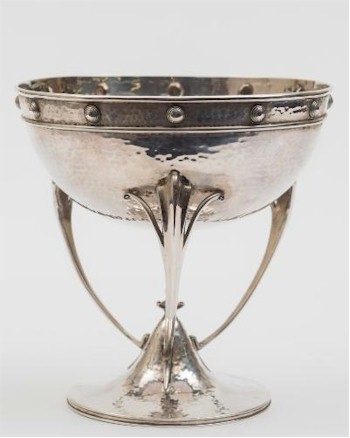 An Arts and Crafts influence silver bowl made by Goldsmiths and Silversmiths Co
        in London in 1905 (FS24/19) is inviting bids of £800-£1,000 in our two day Autumn 2014 Fine
        Sale being held at our Westcountry saleroom complex in Exeter, starting on 28th October
        2014.