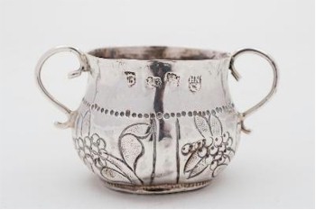 Amongst the earlier silver was a Charles II silver caudle cup made by the London silversmith HN Bird in 1664 (FS24/86), which attracted a winning bid of £1,250.