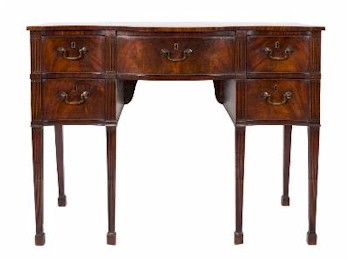 This George III mahogany serpentine fronted sideboard (FS26/920) sold for £2,700 at the auction held in Exeter.