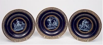 Three Meissen Plates (FS26/568) attracted a winning bid of £4,700 after being highly sought after during the auction.