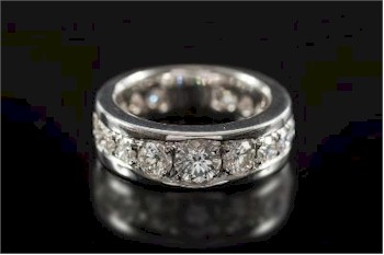 A Larry Diamond Mounted Eternity Ring (FS27/259) is in the fine jewellery auction of the sale.