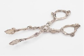 A pair of Victorian Silver Sugar Nips by silvermsith Paul Storr of London in 1837 (FS28/65) are amongst the silverware on offer.