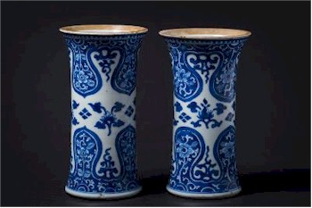 A pair of Chinese Blue and White Sleeve Vases (FS29/497) that will be auctioned at our salerooms in Exeter during January 2016.