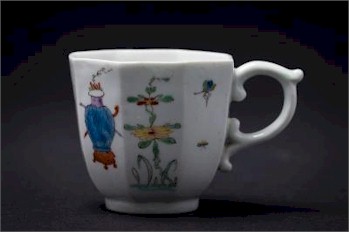 A fine early Worcester Polychrome Coffee Cup (FS29/586) is expected to realise between £1,000 and £2,000.