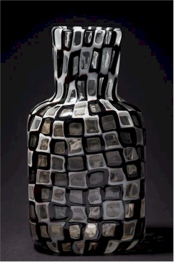 A Venini 'Occhi' Vase by Tobia Scarpa (FS29/489) is also being offered in the ceramics auction.