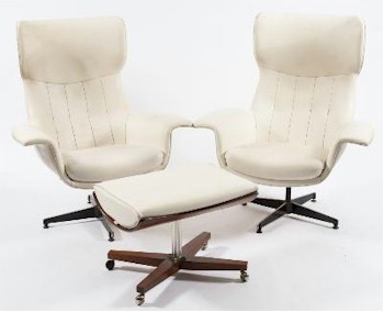 A pair of 'Everest' White Leather Swivel Armchairs (FS31/1097).