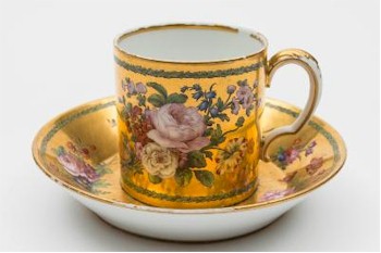 A Sevres Hard-paste Porcelain Coffee Can and Saucer (FS31/686) succumbed to a winning bid of £4,800.
