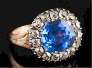 This Georgian foil backed sapphire and diamond cluster ring (FS35/319) created a
        stir selling for £19,000.