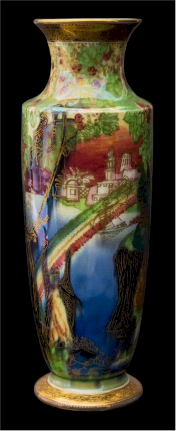 A Wedgwood Fairyland Lustre Vase (FS37/752).