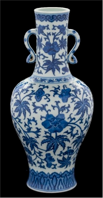 The Chinese Blue and White Vase (FS41/519) that sold for a hammer price of £480,000 in our Exeter salesrooms on 30th January 2019.