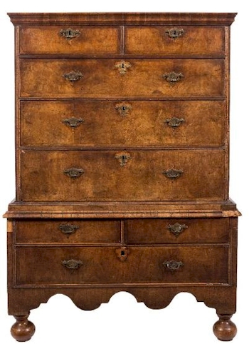 An Early 18th Century Walnut and Crossbanded Chest on Stand (FS43/866).