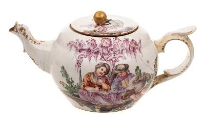 A Continental Porcelain Teapot and Cover (FS49/1334).