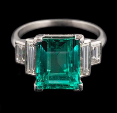 An Emerald and Diamond Ring (FS52/722) offered in our Three Day Fine Art Sale starting
        on 18th January 2022 at our salerooms in Exeter, Devon.