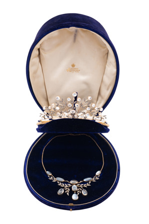 A SPLENDID LATE VICTORIAN MOONSTONE AND DIAMOND TIARA AND NECKLACE EN SUITE, BY MRS NEWMAN, CIRCA 1900 Attributed to Charlotte Isabella Newman (1836-1920).