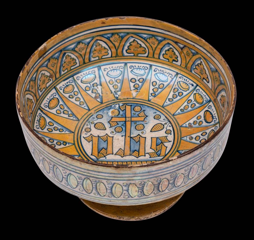 An Italian Deruta Gold Lustred Maiolica High Footed Bowl Decorated In Blue And Gold Lustre